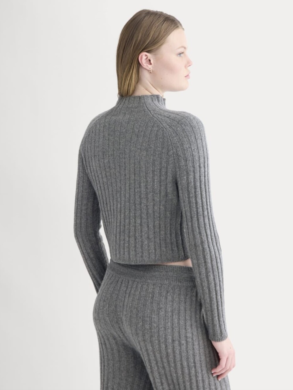 Everlane Funnel-Neck Cropped Sweater in Wool Cashmere Gray Size XXL - Picture 3 of 14
